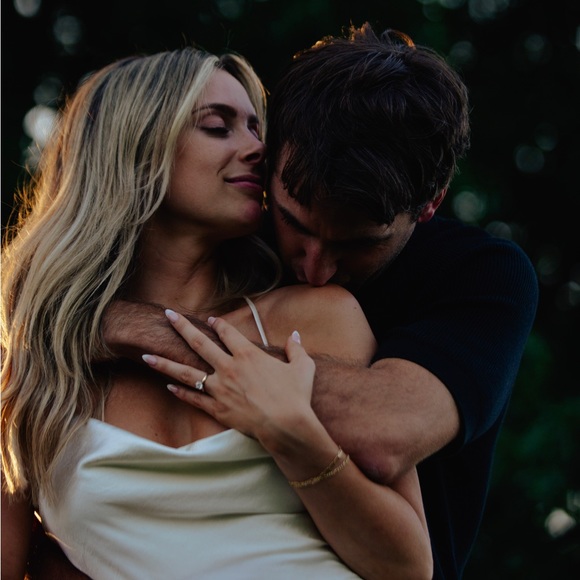 Meet your Posher, Carly - Picture 3 of 4